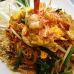 パッタイ(タイ焼きそば)