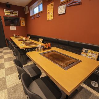 非常适合小型聚会，例如家庭聚餐或小酌派对！我们有可容纳四人的餐桌。