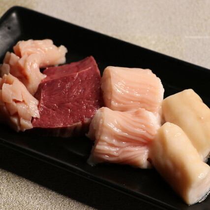 本日のホルモン 4種盛合わせ