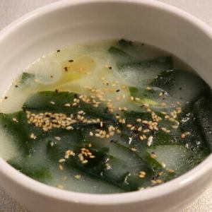 生わかめスープ