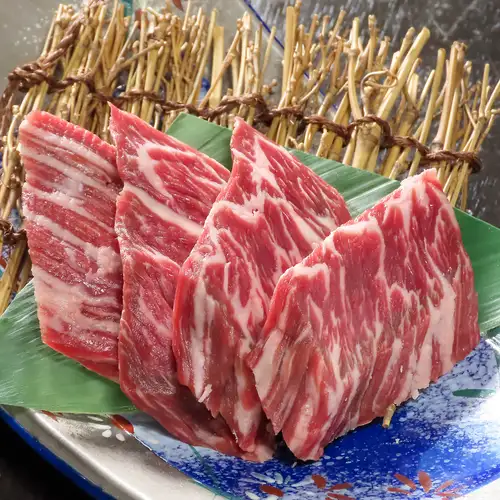 纯粹的幸福时刻，由散养动物提供的最优质肉类为您带来。