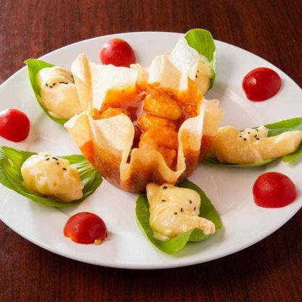 【2H飲み放題付】エビチリにエビマヨ、北京ダックに海鮮酸辣湯、杏仁豆腐含む全13品5500円(税込)