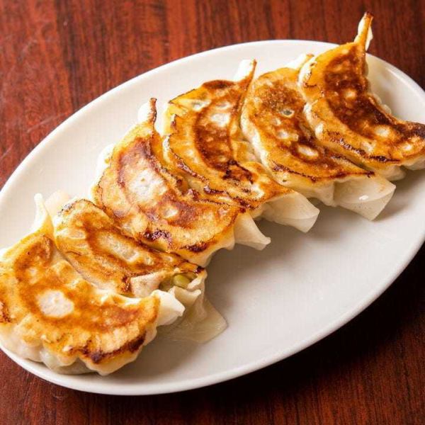 【種類豊富に勢揃いした点心】人気の餃子はもちろん、小籠包・焼売・春巻きなどもご用意しました◎