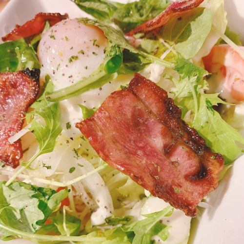 Roasted bacon Caesar salad