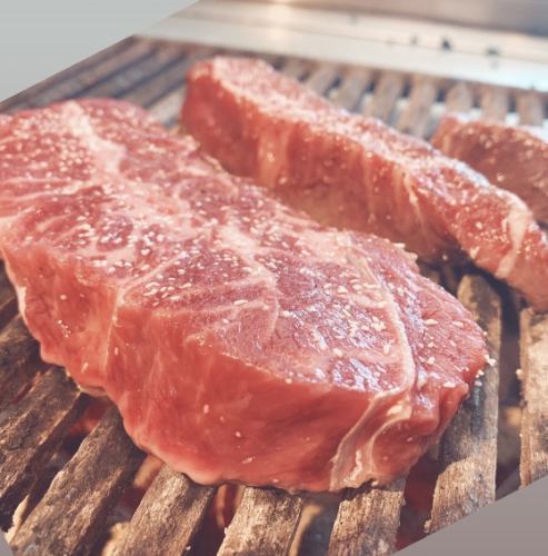 <Charcoal-grilled steak> Japanese black beef lean steak (130g)