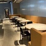 1名様より席の予約を承れます。直接来店が多い為即予約はバッティング防止の為開放を少なくしております。20名様以上の団体様もお気軽にリクエスト予約にてご相談くださいませ。皆様のご来店を心よりお待ちしてます。また即予約が取れない場合でもリクエスト予約頂ければ席のご用意ができます。