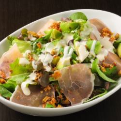 生ハムアボカドミニシーザーサラダ