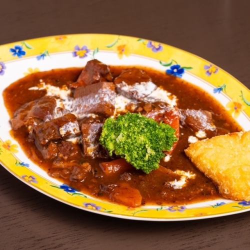 牛タンシチュー・サラダ・パン・ヘルシーセット