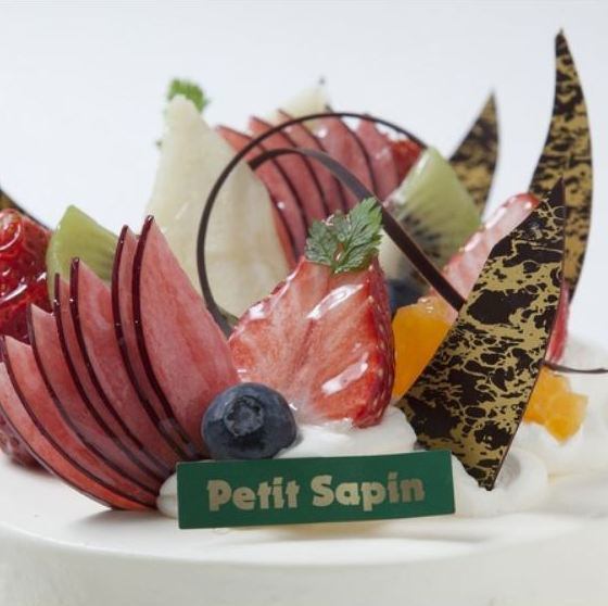 12 26 ホールケーキ予約 6号 6 8名様分 フルーツのショートケーキ Petit Sapin