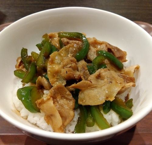 ピーマンとポークのピーポー丼