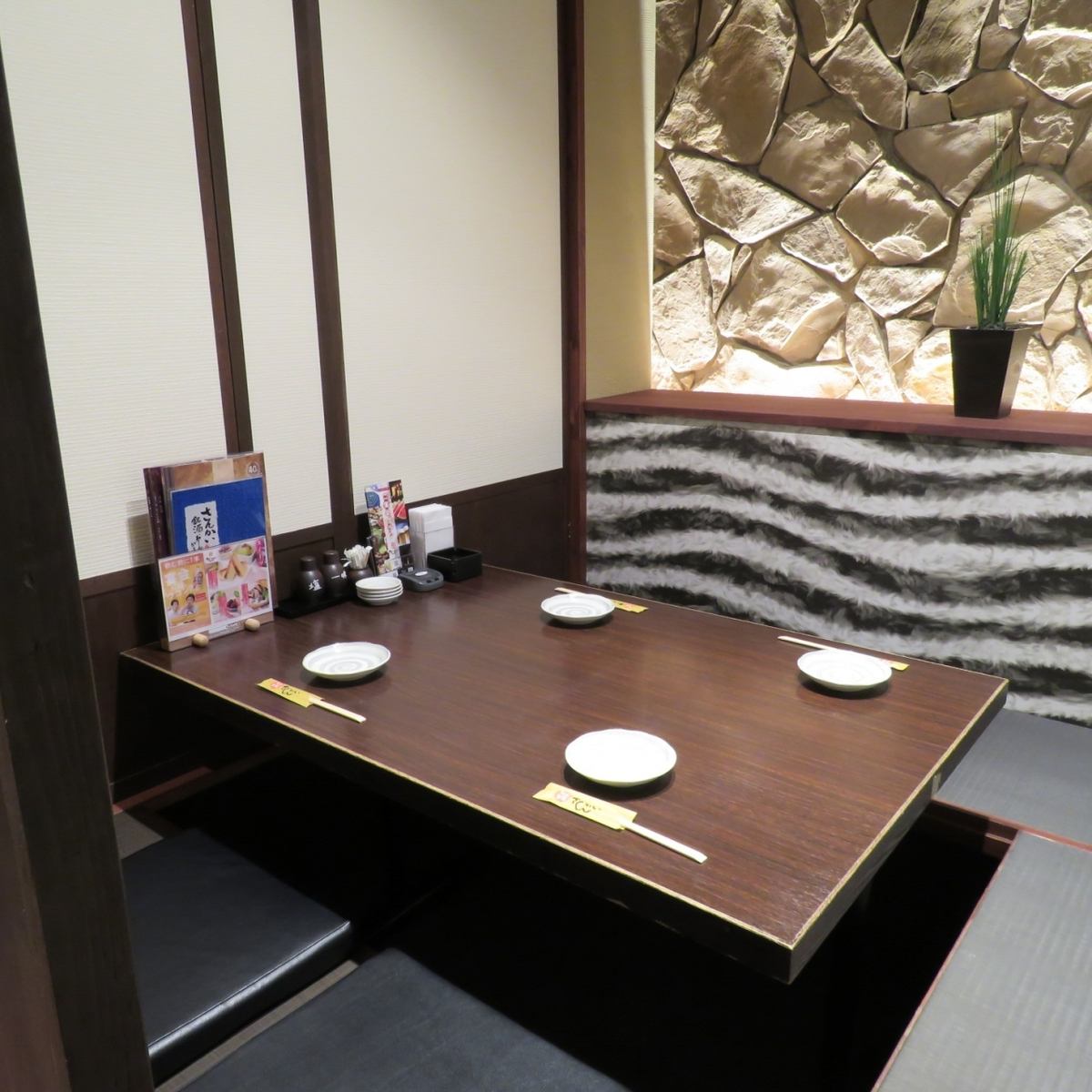 Fully equipped with private rooms with horigotatsu (horizontal kotatsu) suitable for 2 to 2 people!