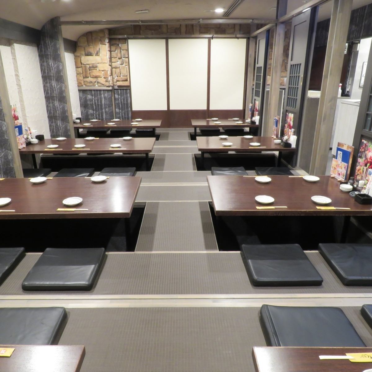 Fully equipped private rooms with sunken kotatsu tables that can accommodate up to 50 people!