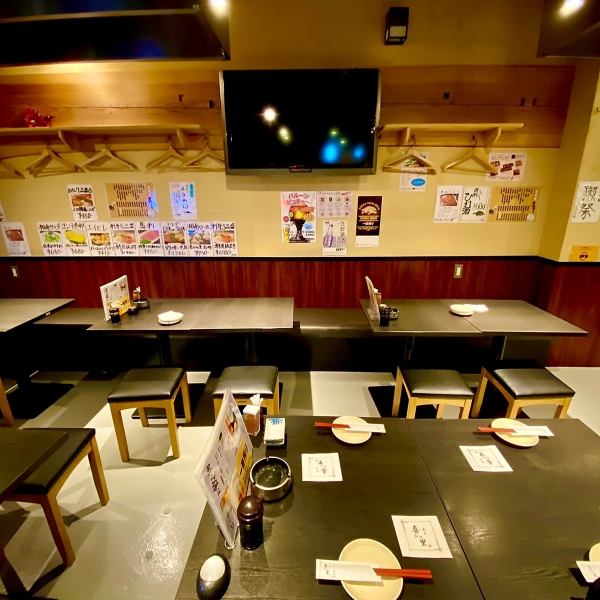 We are accepting private banquets ♪ Seats can accommodate up to 75 people in a digging private room, table seats ☆ Since it is possible to divide by partitions, it can also be used as a semi-private room banquet after 10 people ..