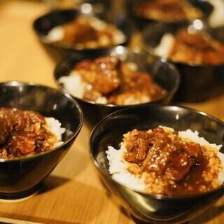 可以享用生鱼片、烤牛舌、炉端烧的“野谷肉宴会套餐”【仅限餐食】