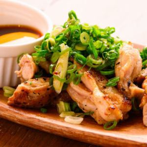 鸡颈肉配大量葱花和柚子醋