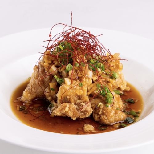 Popular menu item: Fried chicken with sweet and sour sauce 748 yen (tax included)