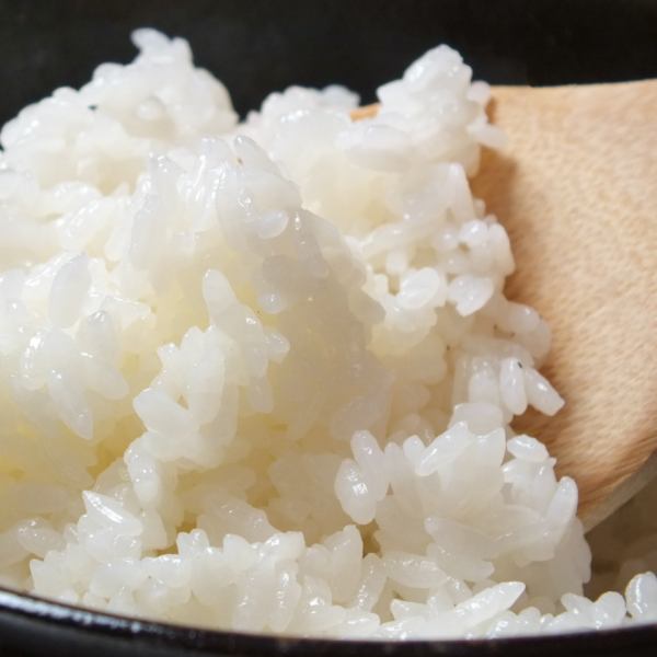 一切の手抜きなし！！創業当時から変わらぬ「かまどで炊き上げるシャリ。こだわりを料理で表現します。