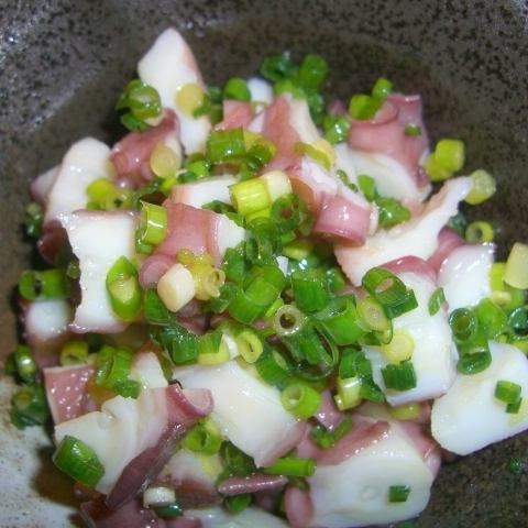 Covered with octopus green onions