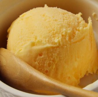 Rich vanilla ice cream with Miyama's lullaby