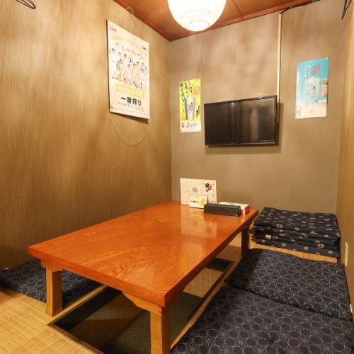 宴会や女子会に最適で、友人や家族と楽しいひとときをお過ごしいただけます♪串カツをはじめ、豊富なメニューをご用意しており、お酒と共にお楽しみいただけます。みんなでシェアしながら、お好みの味を堪能できるので、特別な時間を演出します。ぜひ、ゆったりとした雰囲気の中でお食事を皆様でお楽しみください♪