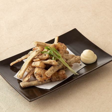 Deep-fried pork tenderloin and root vegetables with Japanese pepper