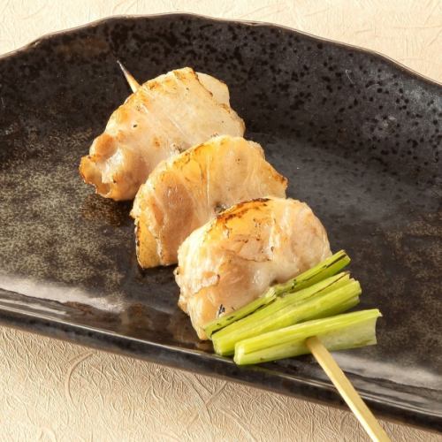 蕪の豚バラ巻き串(たれ・塩) 各