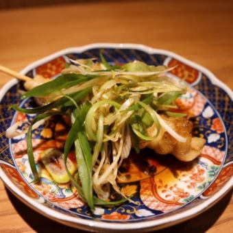 ネギだく鶏皮ポン酢 (一本)