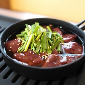 県産豚のこだわりのレバニラ