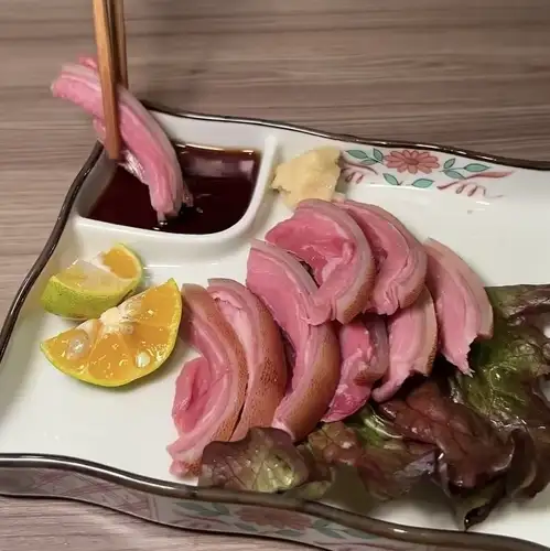 当店名物!新鮮ヤギ刺し♪