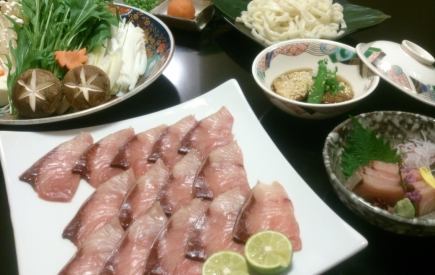 晚餐:【季节限定!冷鰤鱼涮涮锅♪】包含冷鰤鱼涮涮锅在内的五道菜,9,818日元(含税)