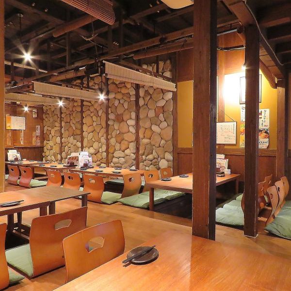 【最大48名様★貸切利用もOK！】静岡駅南口から徒歩2分の好立地で宴会はいかがですか?落ち着いた和モダンな空間で足を伸ばしてゆったりお過ごし頂けます。暑気払い・歓送迎会・忘新年会などのイベントに好評の飲み放題付コースは4500円(税込)～多数ご用意♪日時・人数・ご予算や下見などのご相談は店舗までお気軽にどうぞ◎