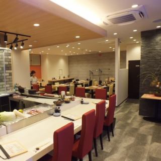 The spacious table seats can be easily used in various situations.Enjoy your meal in a bright and open atmosphere ♪ [Okayama / Izakaya / Private room / Banquet / All-you-can-drink / Sake / Fish / Meat / Complete private room / Company banquet / Women's party / Second party / Birthday / Saku drinking / Kurashiki]