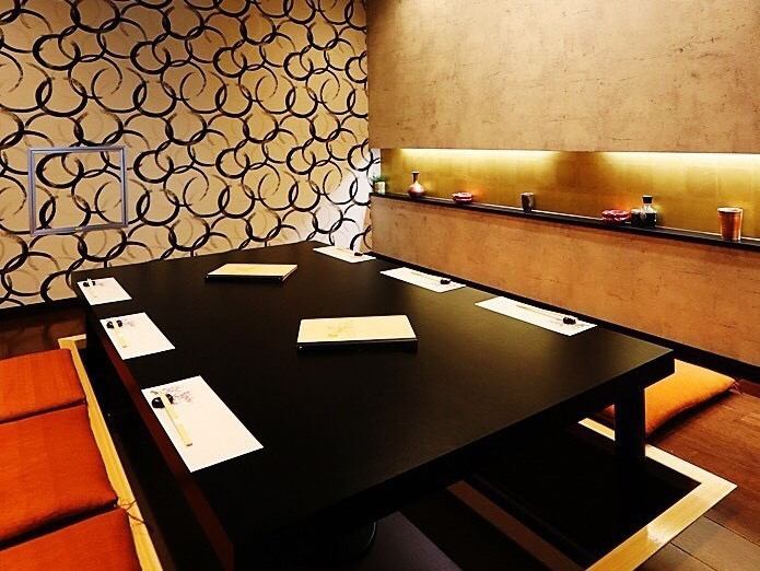Warayaki dining where you can enjoy a variety of reasonably priced and exciting dishes!