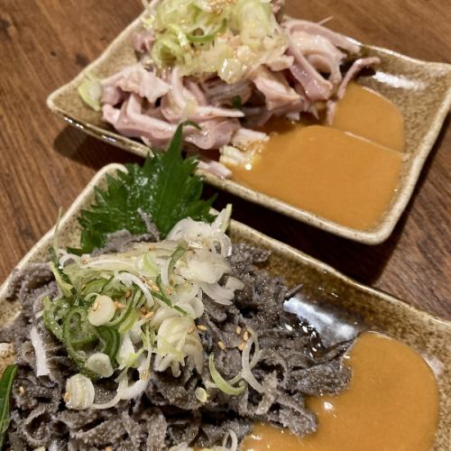 人気の肉刺し「ガツ刺」「センマイ刺」