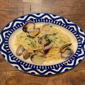 Clams and Soft Cabbage Peperoncino