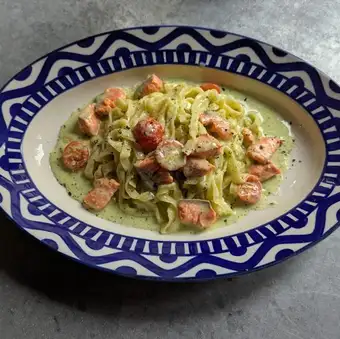 サーモンのバジルクリームパスタ