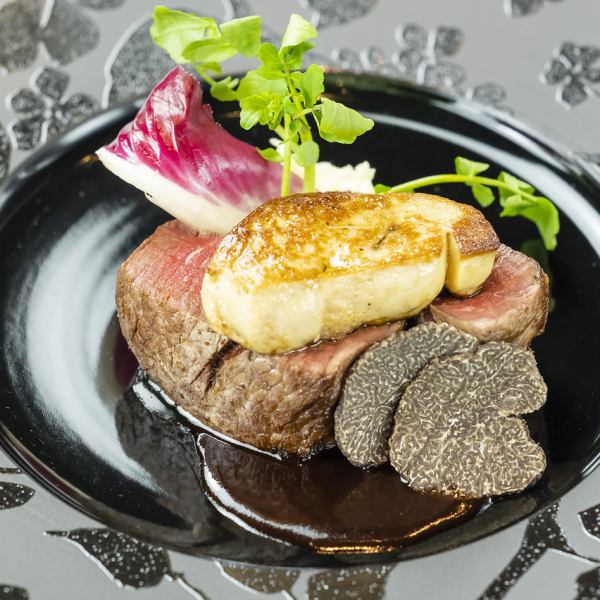 King Island beef fillet and foie gras Rossini style, black truffle flavor