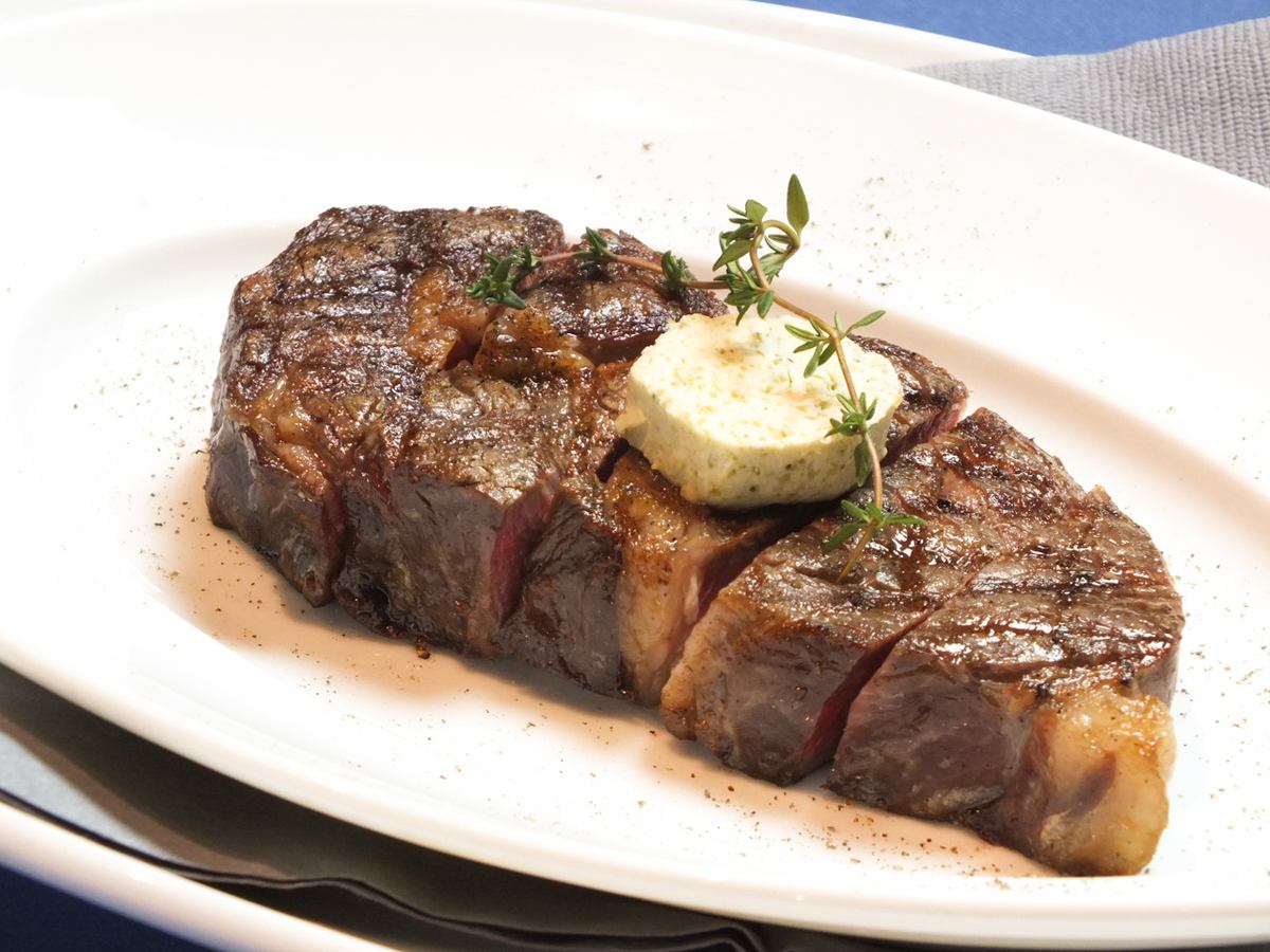 Our signature meat dish, which is made by carefully concentrating the aged taste!