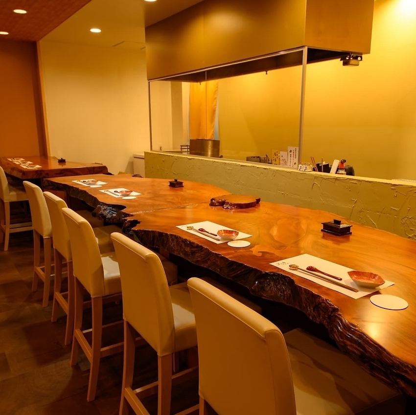 一番町にひっそりと佇むきんぞう。ご来店お待ちしております。