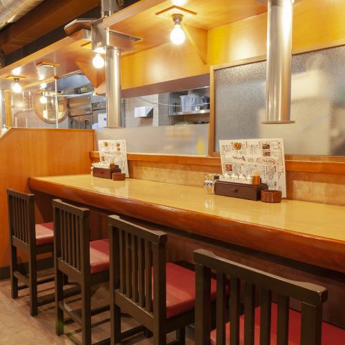 <p>There is also a counter seat! Convenient Ichitori Miyakojima store near the station! Please feel free to come back from work!</p>