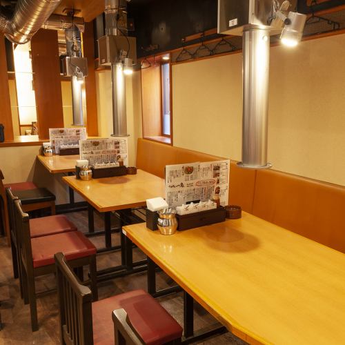 Atmosphere ◎ Casual table seats