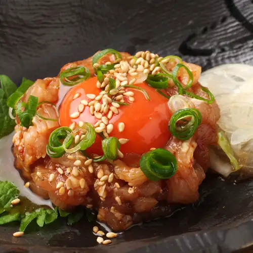 因为食材非常新鲜！鸡腿肉塔塔基和韩式炒饭也很受欢迎！