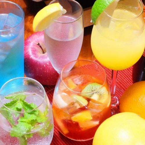 A refreshing drink such as mojito and citrus cocktails ♪
