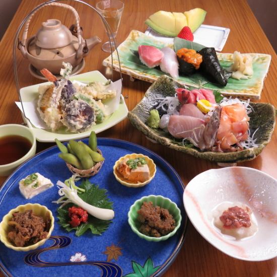 热门菜单“珍宝寿司”♪从各个地方购买新鲜鱼，带出材料的美味！