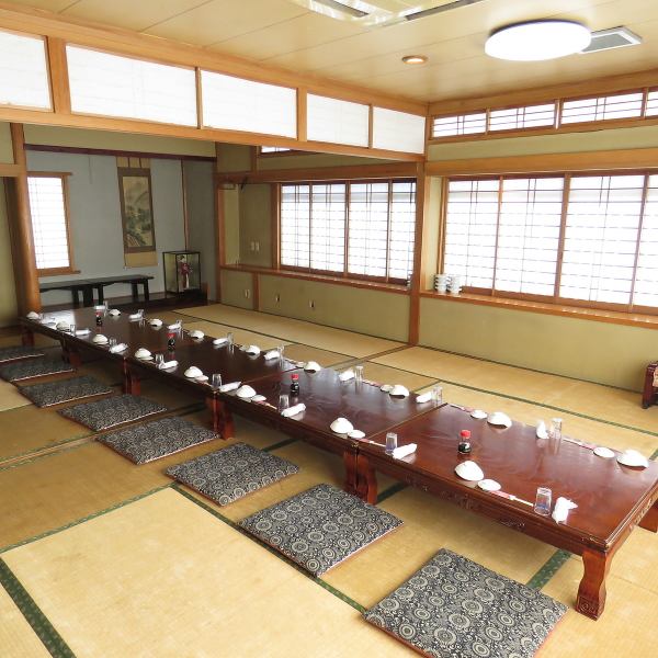 The shop is two stories high.There is a counter on the ground floor.We are greeting guests with large numbers such as legends and legends on the second floor.There are 150 seats for your seat, and you have plenty of room.We are waiting for reservations for various banquets.