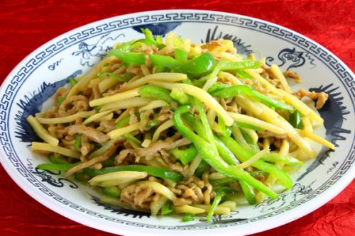 Chinjao loin with green pepper meat