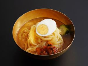 名物！こだわりの一口冷麺