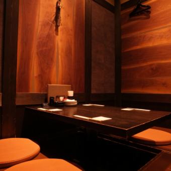 Private room seats where you can partition the entrance with noren.A private space perfect for entertaining, dating, etc. is excellent in atmosphere.