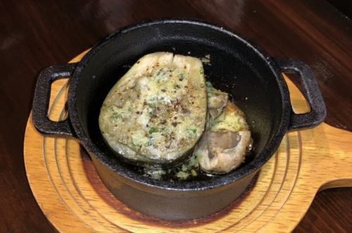 Cocotte with round eggplant and homemade garlic butter