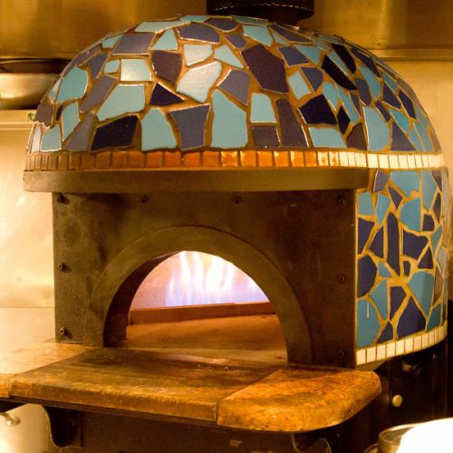 Authentic!Uses a pizza oven